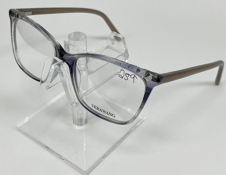Vera Wang V582