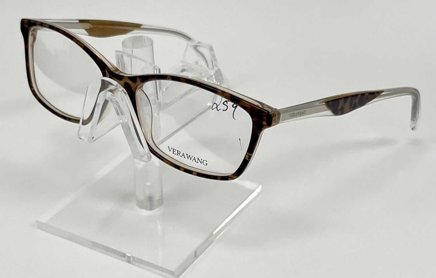 Vera Wang V523