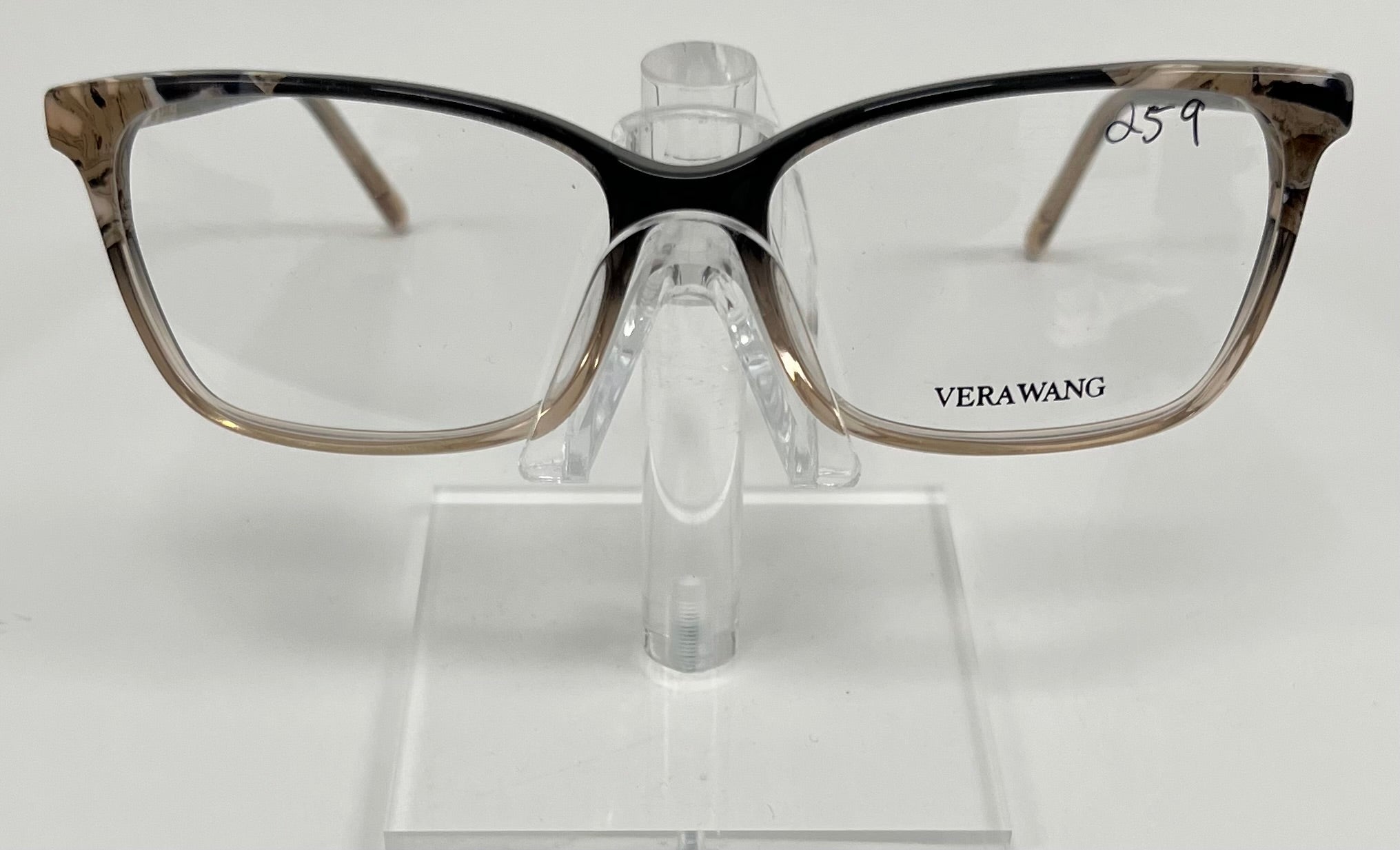 Vera Wang V533
